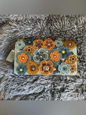 Coach Tea Rose Dinky Steel Blue Glitter (I found the hang tag!)